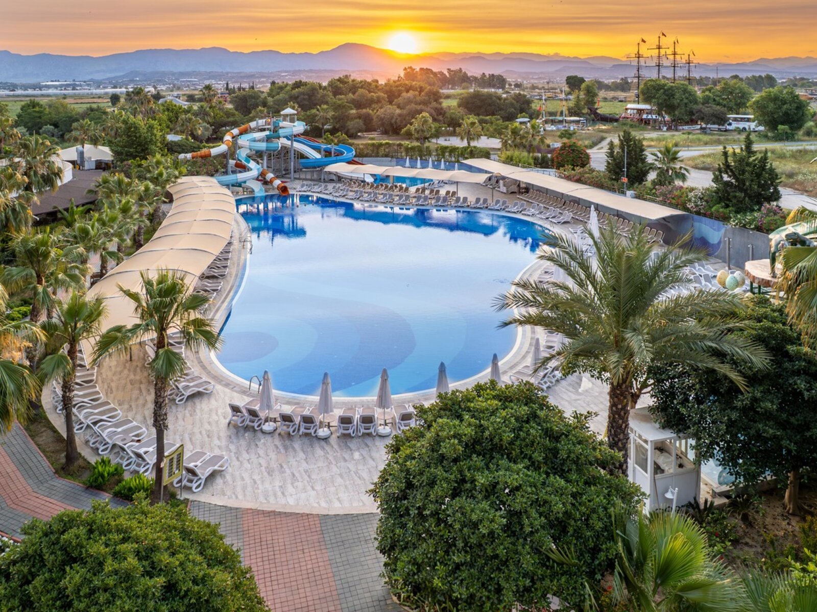 MAIN POOL