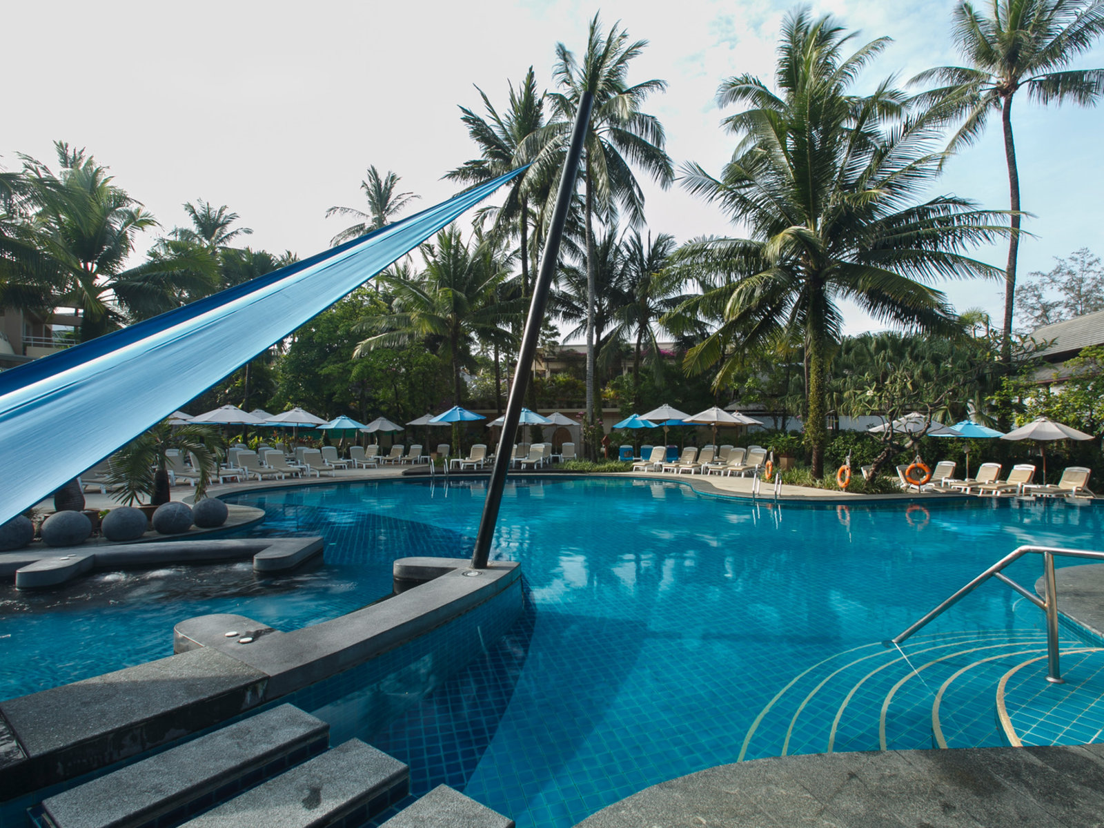 Main Wing Pool