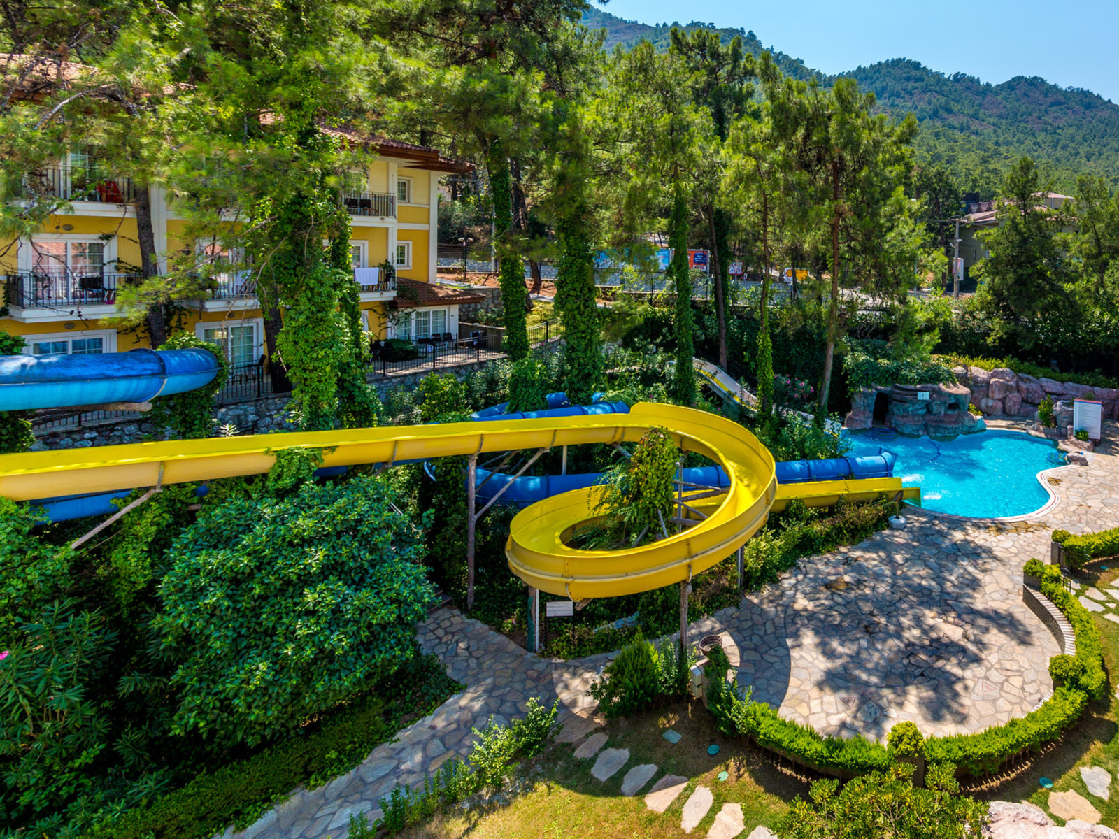 Aqua swimming pool