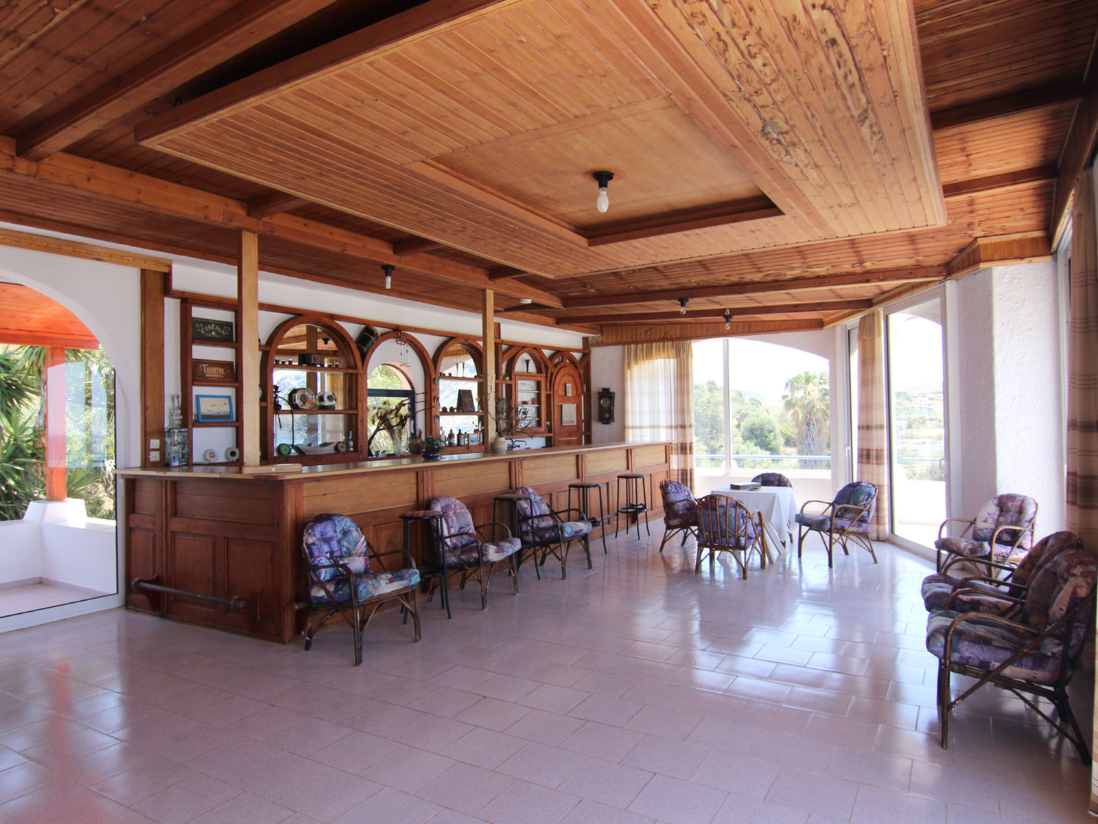Lobbybar