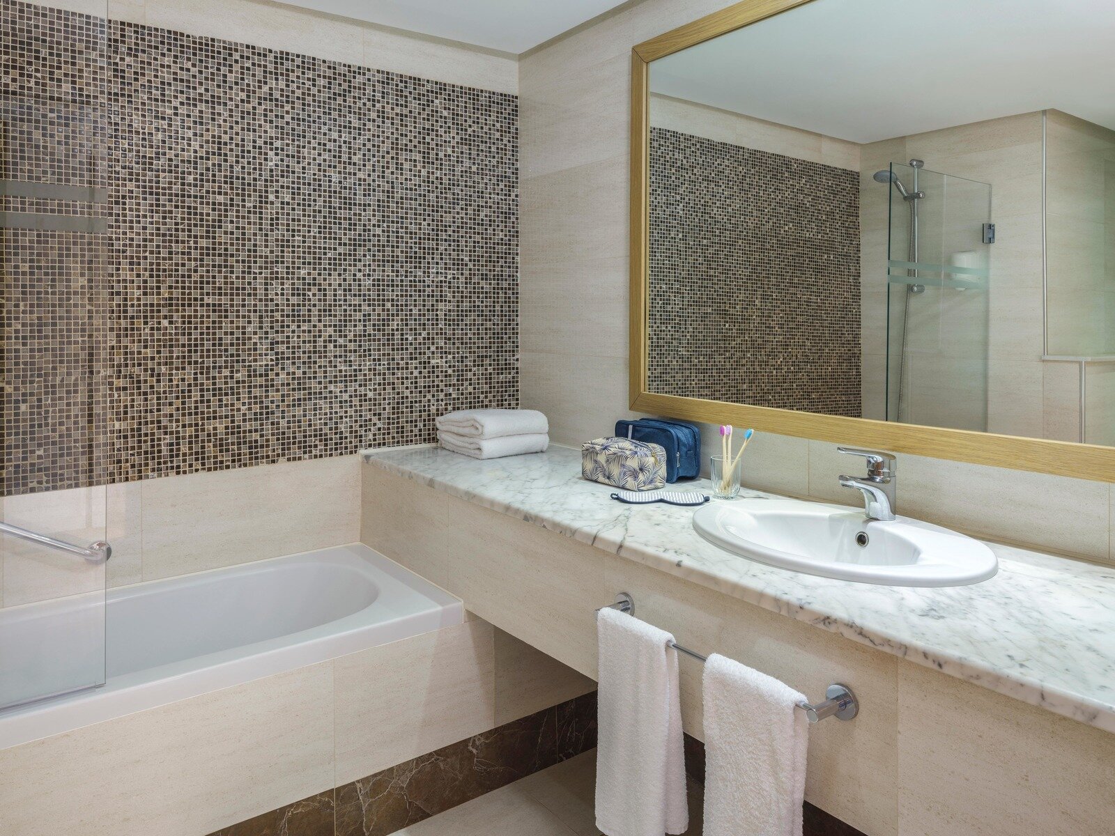 Wohnbeispiel Double Room Swim Up