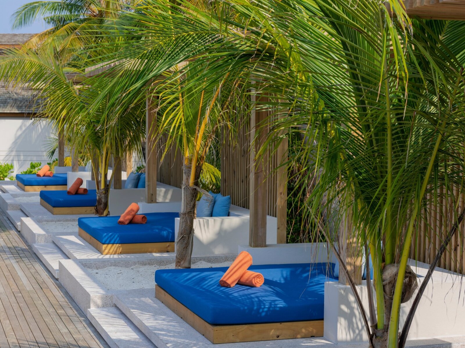 Sunset bar Living & Pool Area