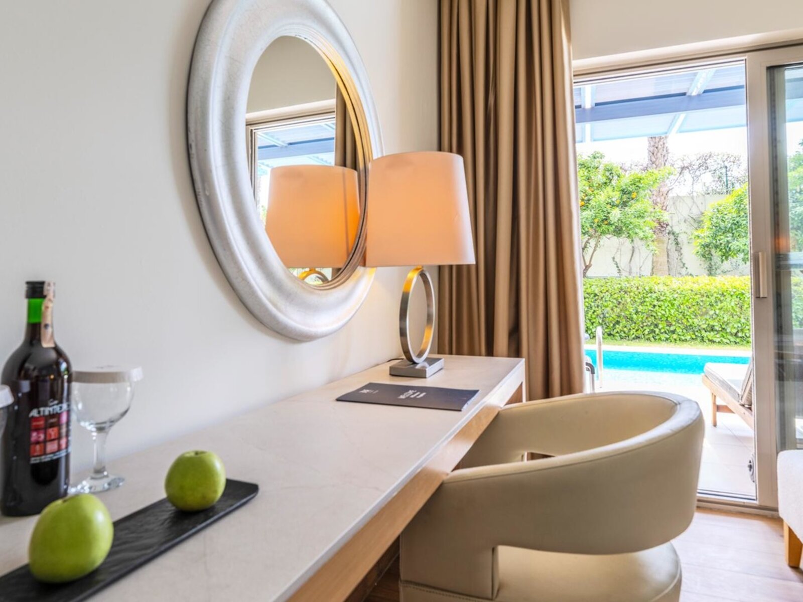 Wohnbeispiel Standard Swim-up Room