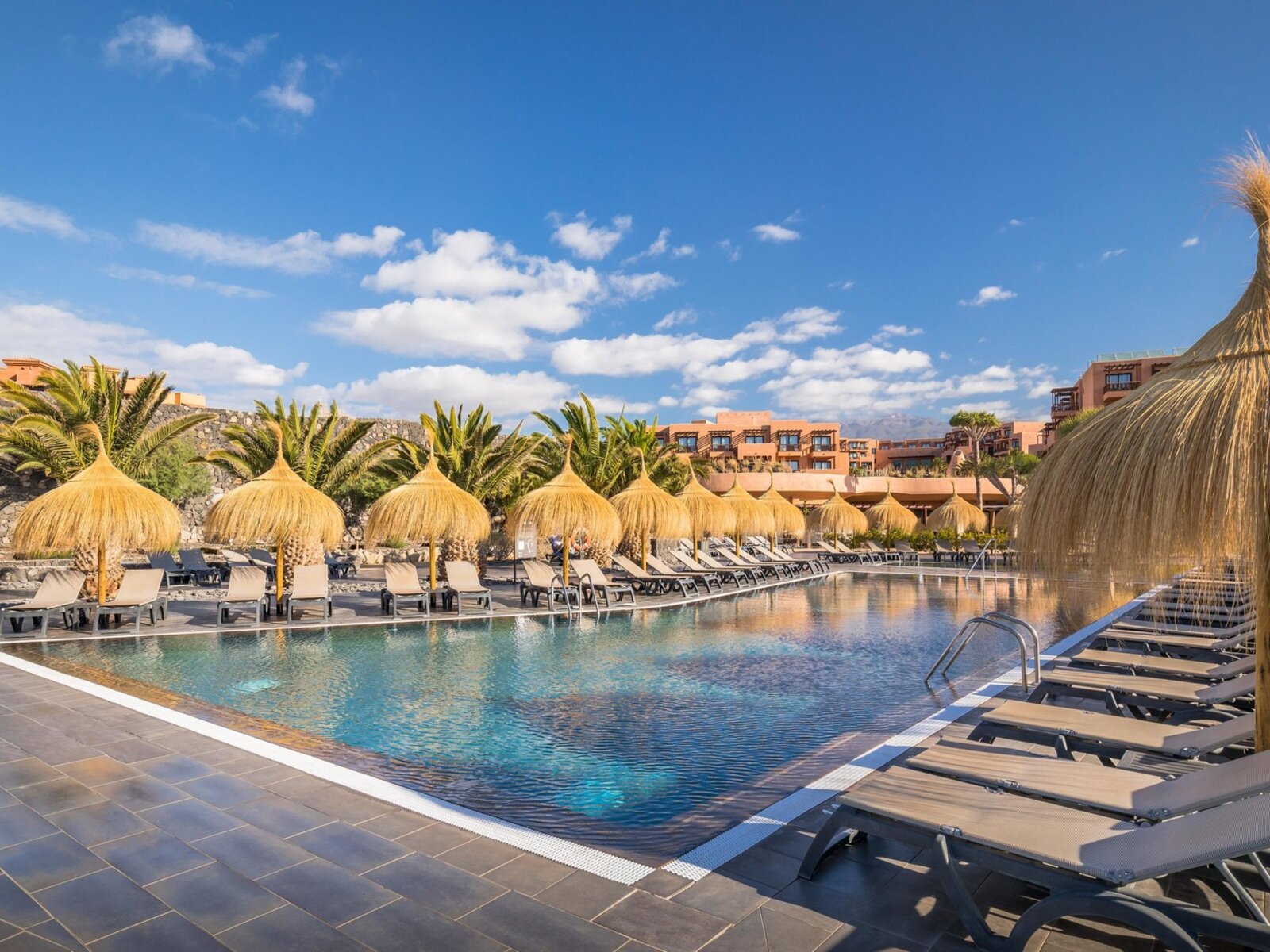 Pool 5 (Plaza)