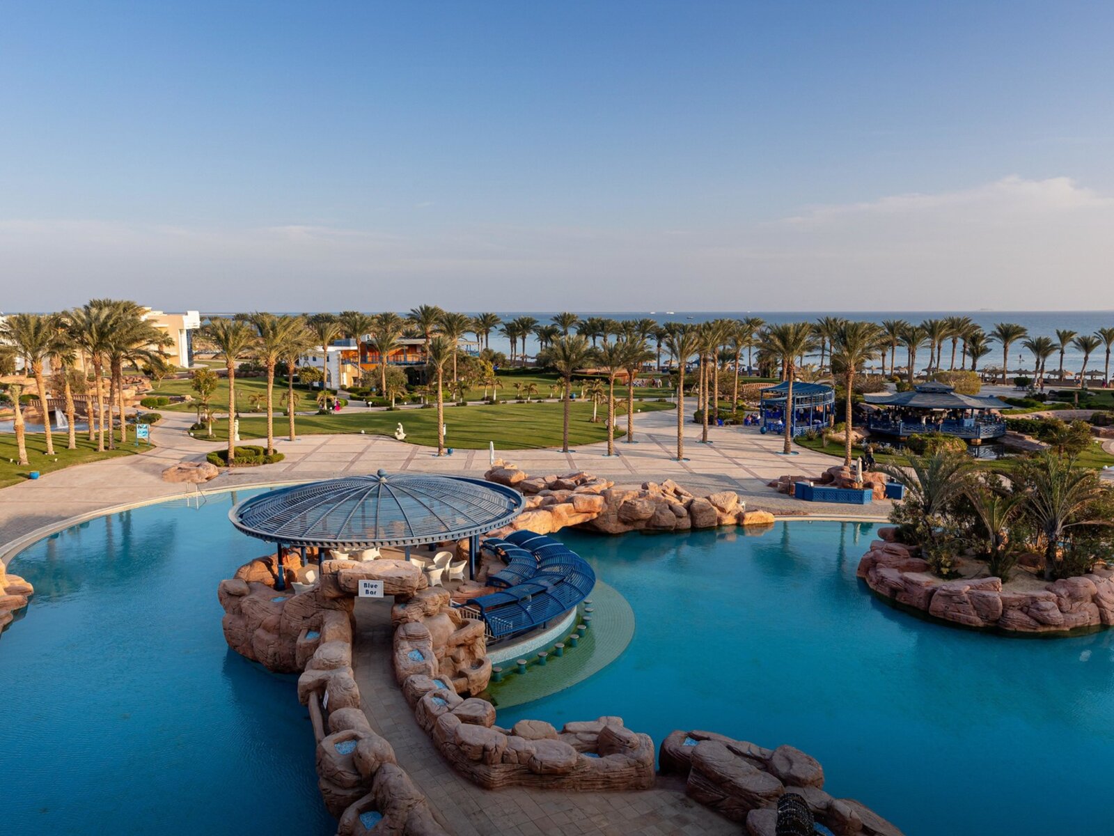 Pool Bar