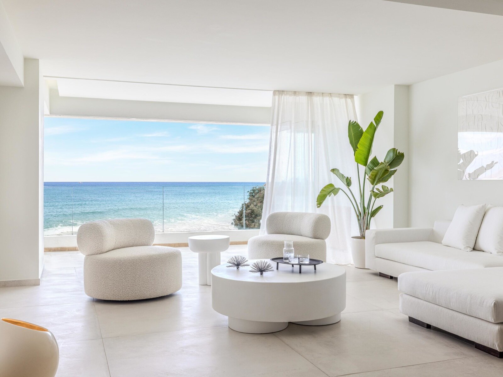 Wohnbeispiel Amirandes White Suite