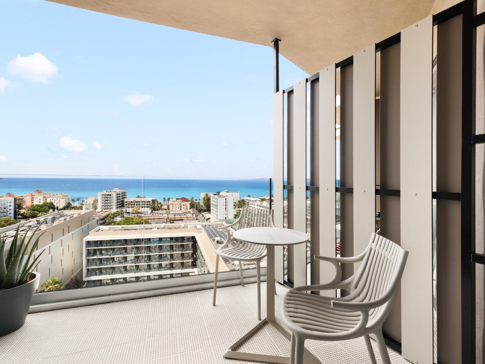 Wohnbeispiel double room sea view (Tower block)
