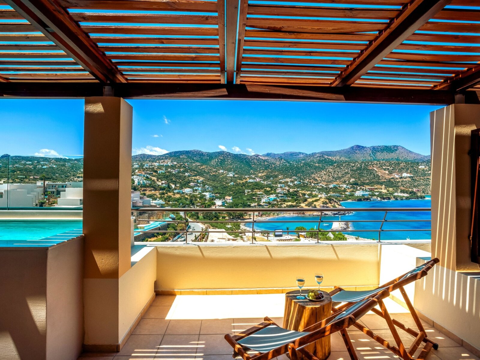Wohnbeispiel Deluxe Suite Sea View Jetted Pool