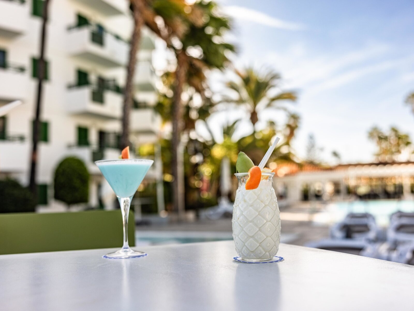 Pool Bar