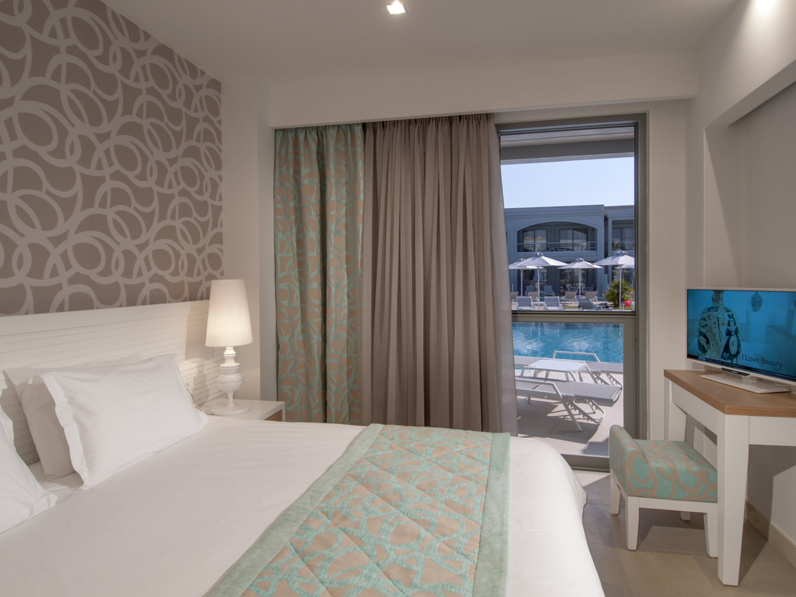 Wohnbeispiel Juniorsuite sharing Pool