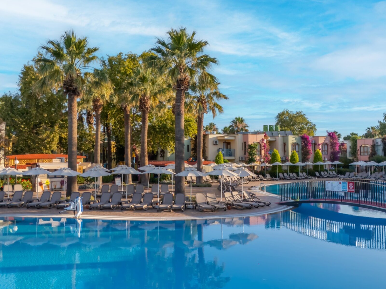 Relax Pool