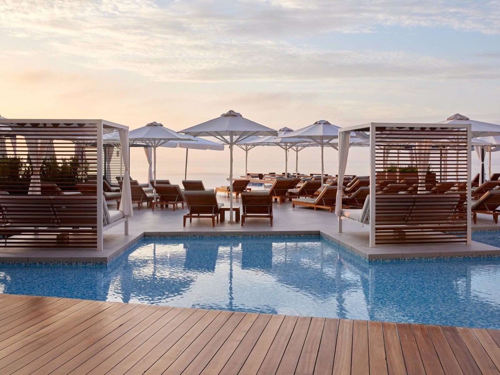 Sunrise Pool Bar