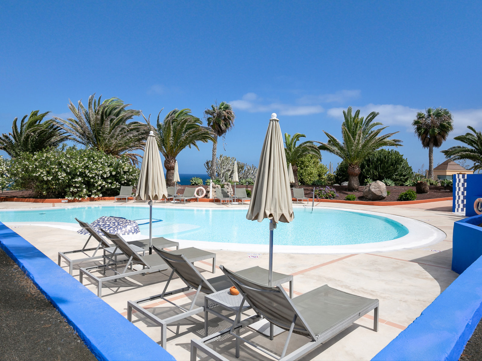 Integrated children's/baby pool