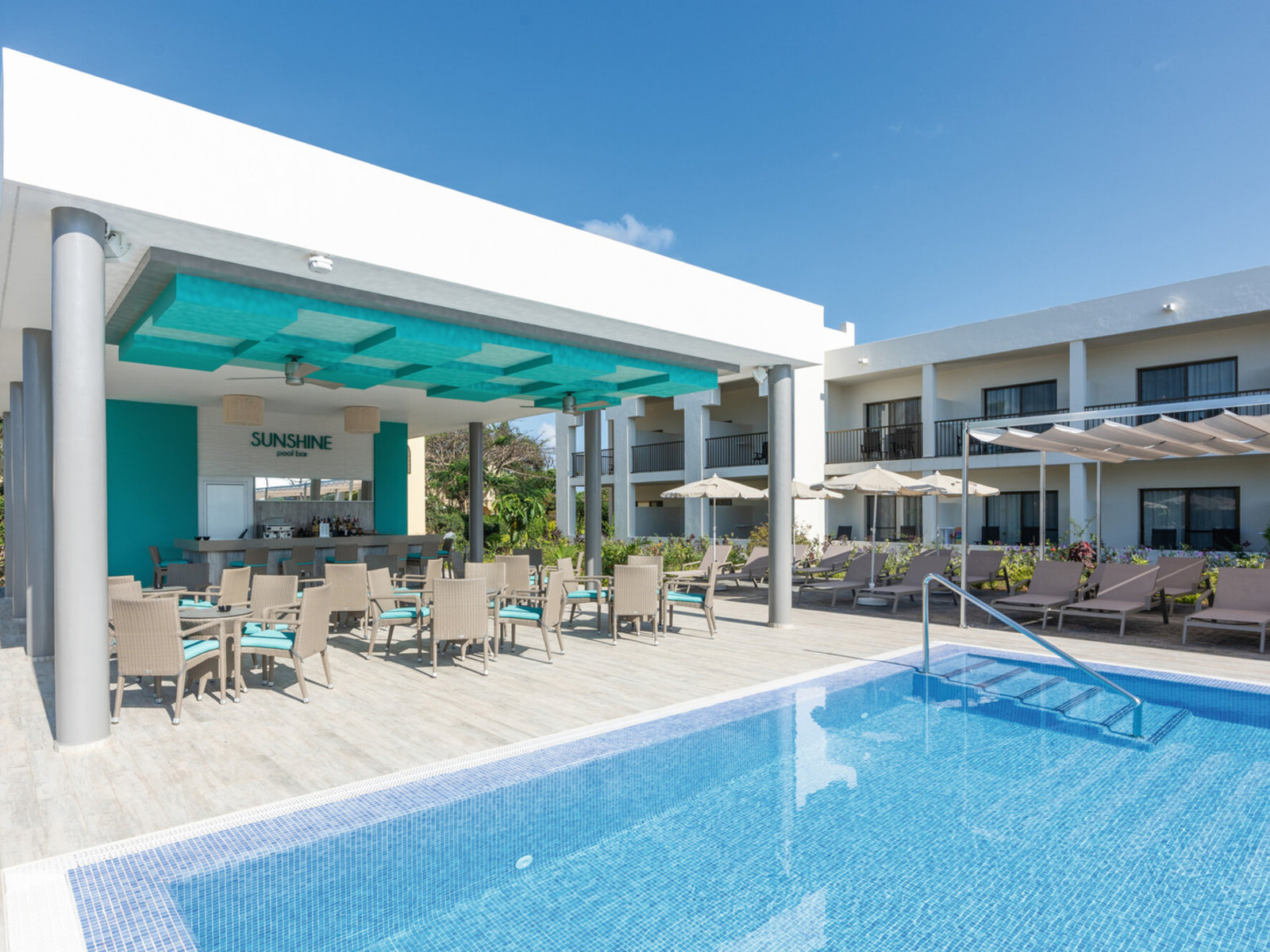 Sunshine Pool Bar