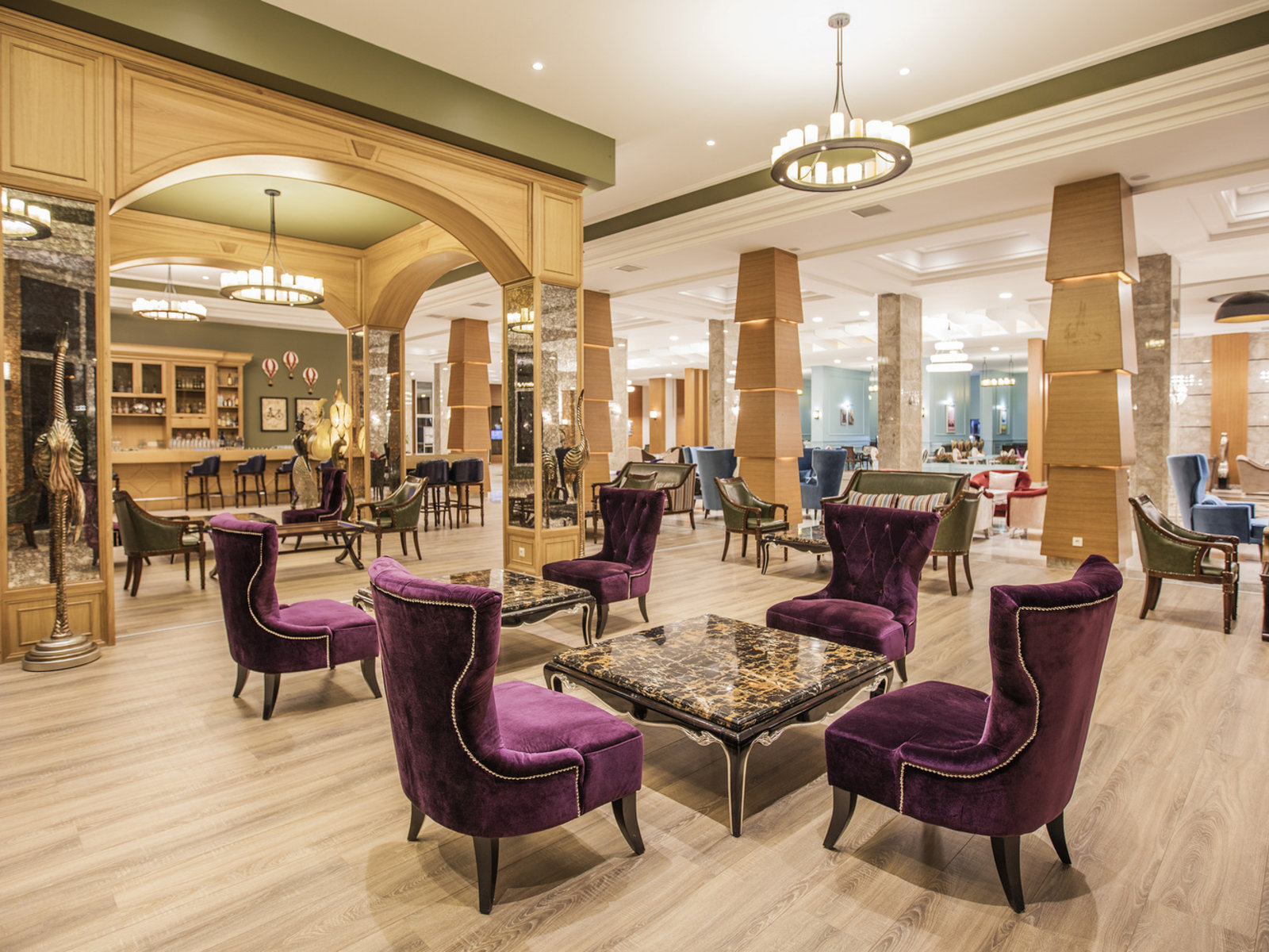 LOBBY BAR