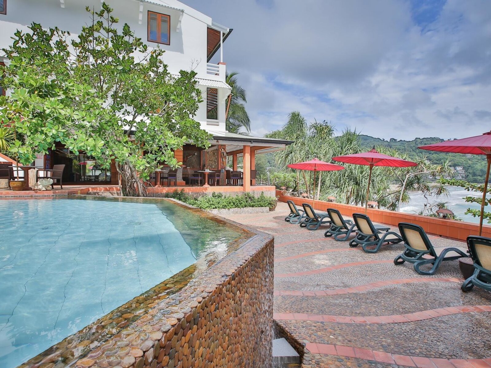 Pool Bar