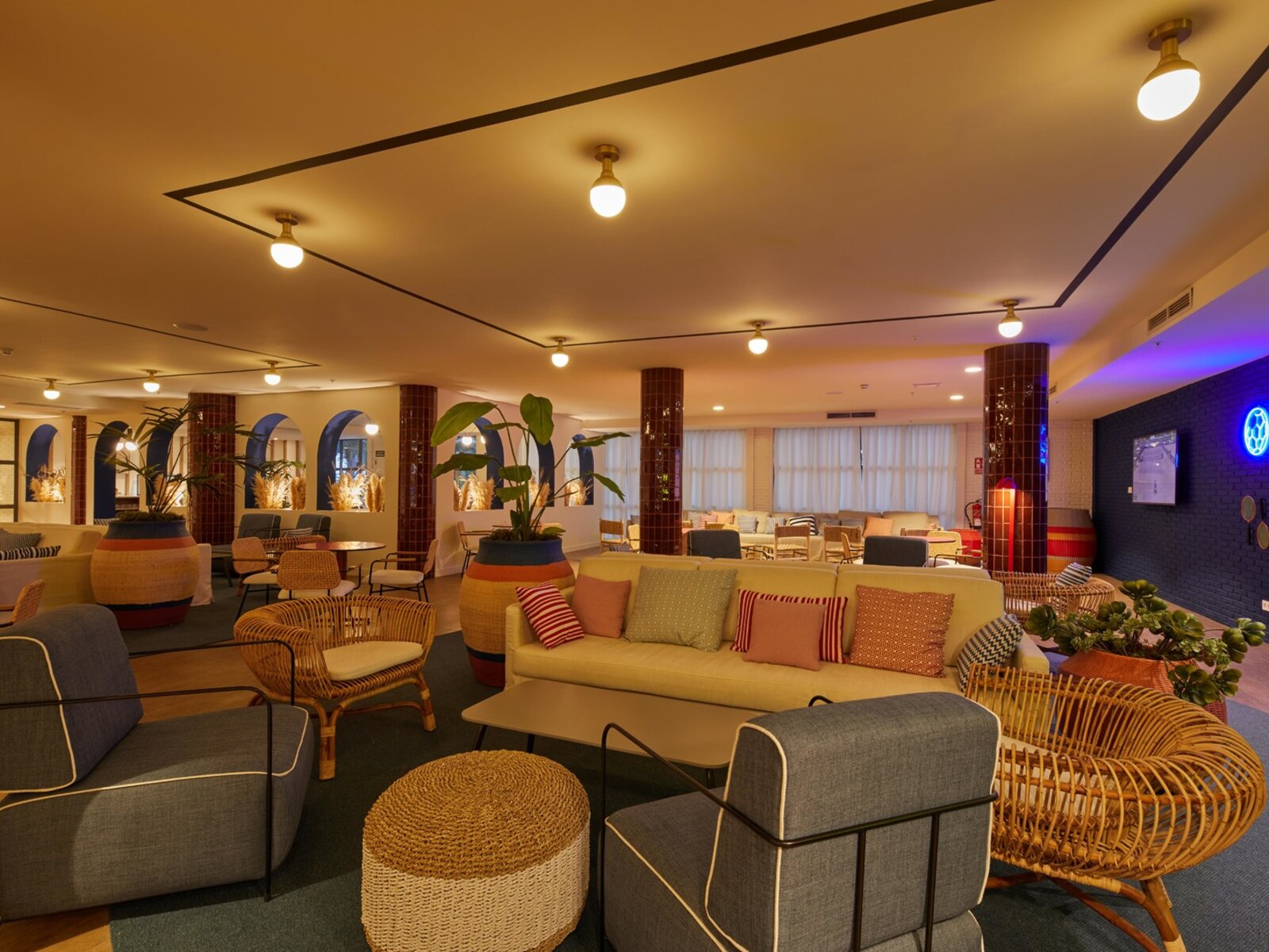 Agua (lobby bar)