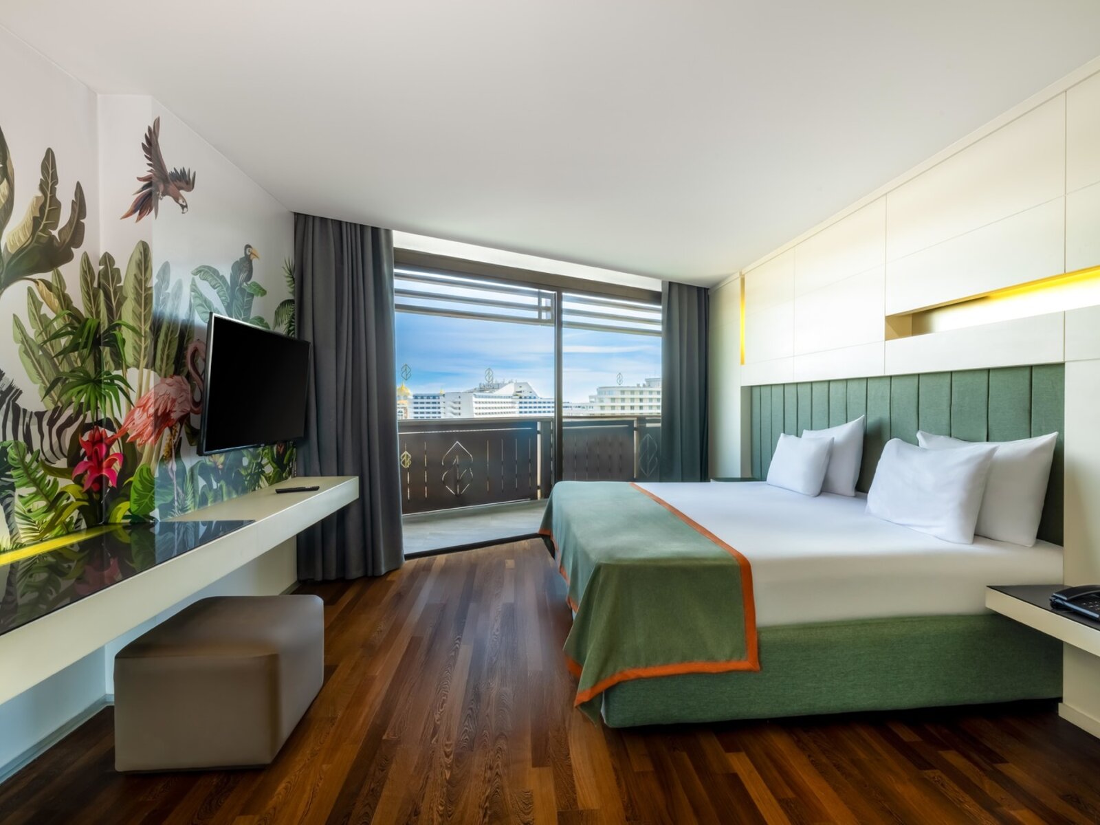 Family Suite With 2 Bathrooms