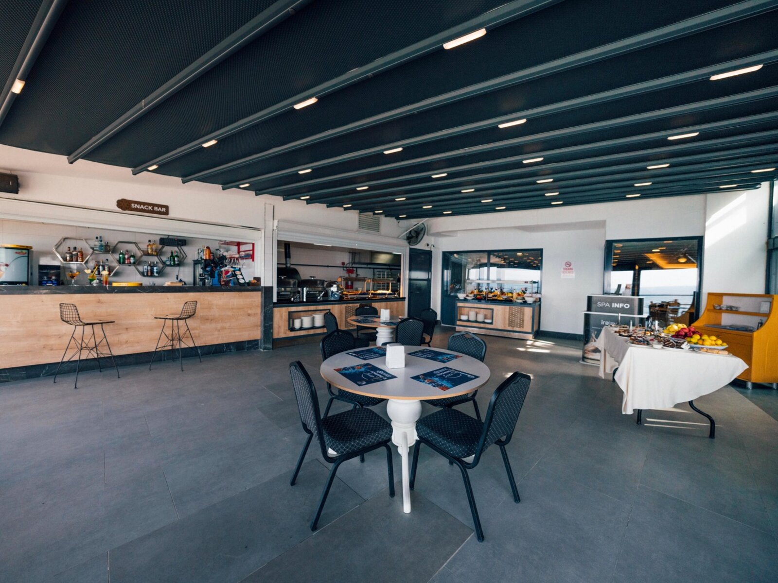 Snack Bar