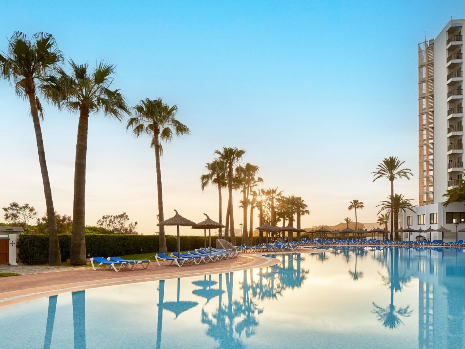 Lagoon style Pool