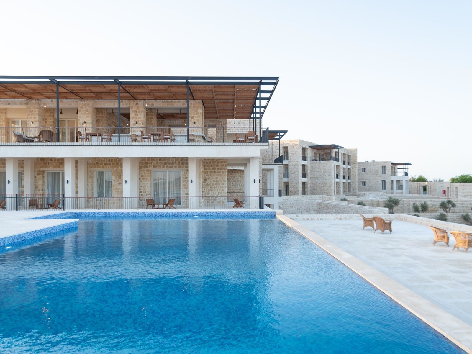 Medemia pool