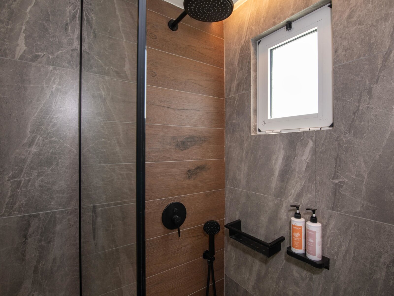 Wohnbeispiel Deluxe Suite with exterior Jacuzzi