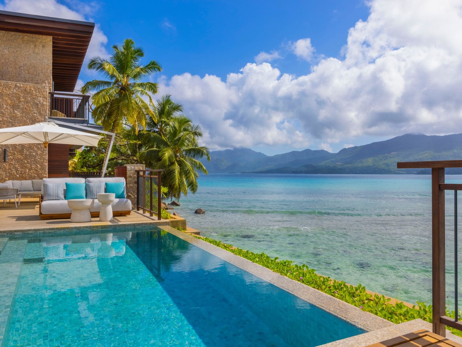 Wohnbeispiel One Bedroom Ocean House Suite with Pool