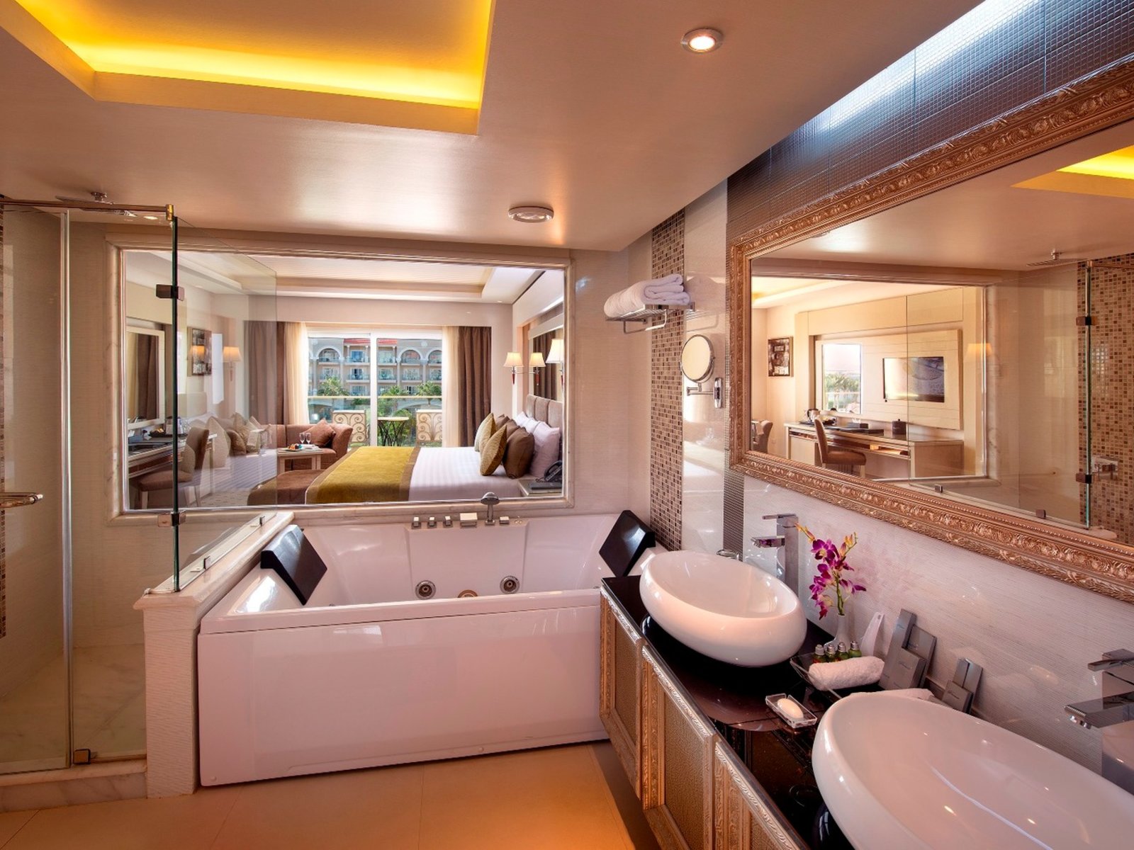 Wohnbeispiel Jacuzzi Deluxe Junior Suite