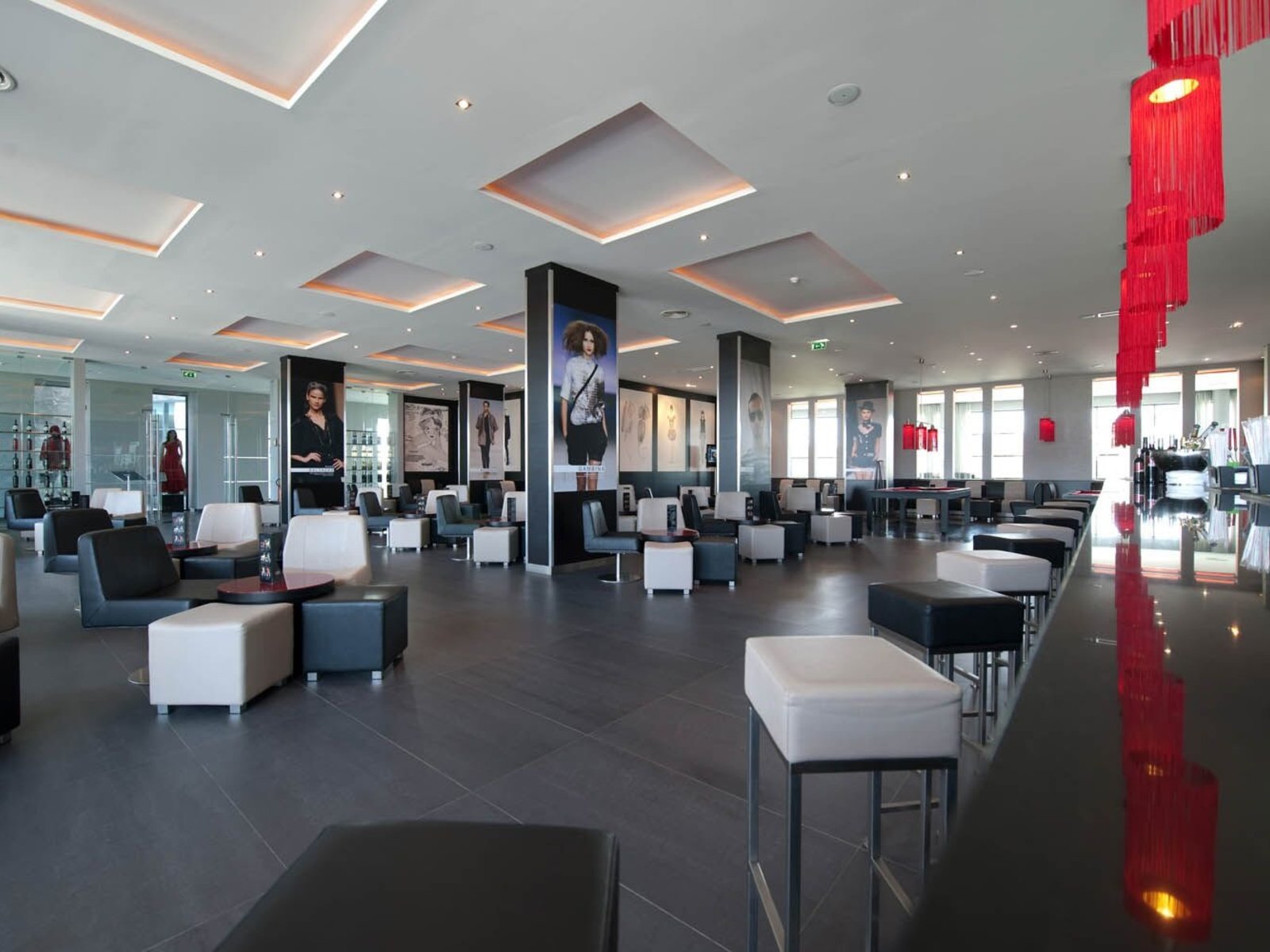 Fashion Bar