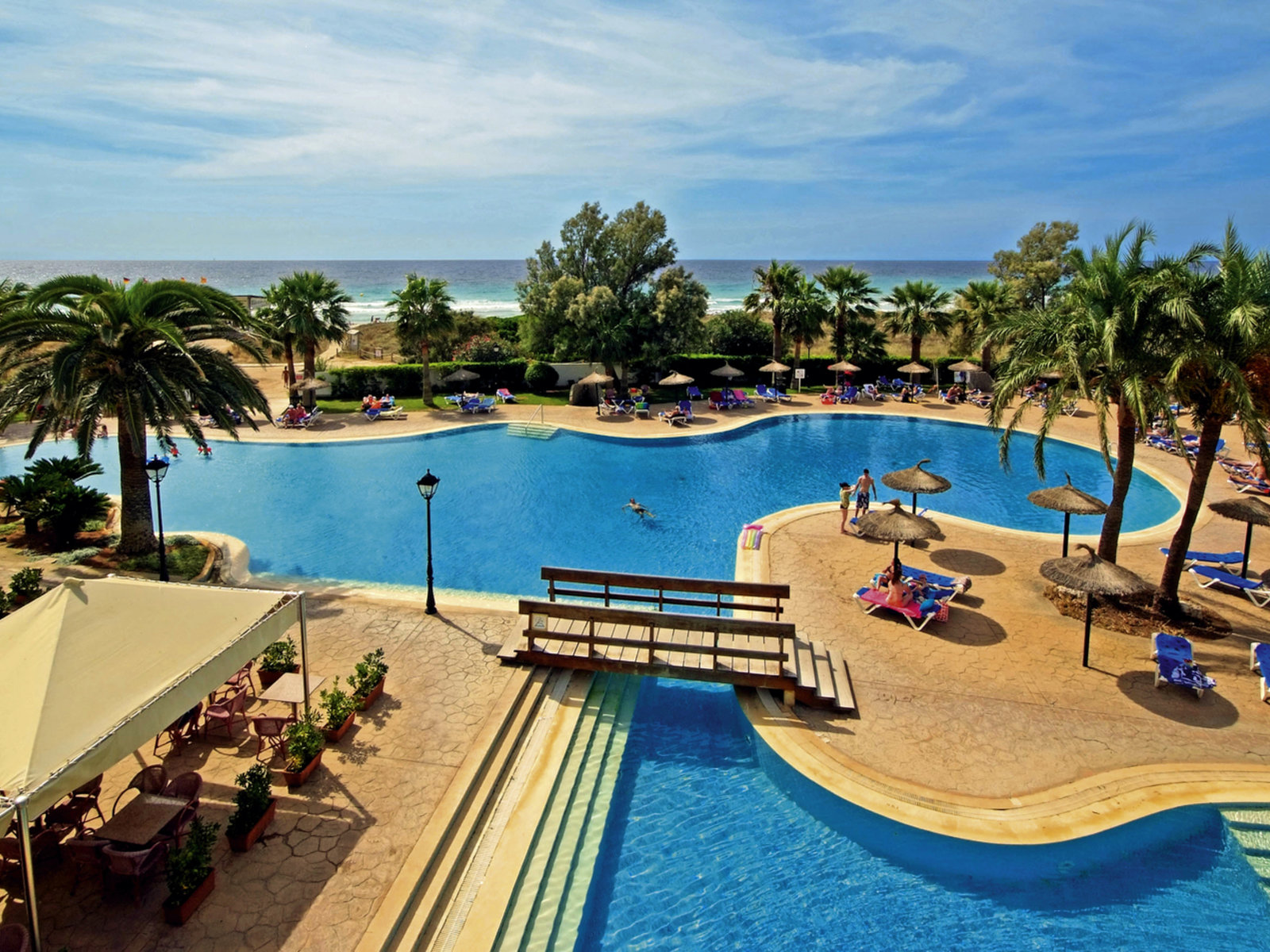 Lagoon style Pool