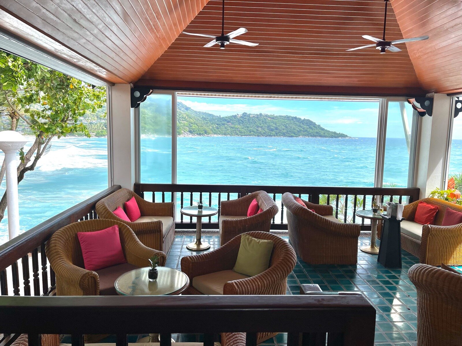 Sea Shell Bar & Veranda Lounge