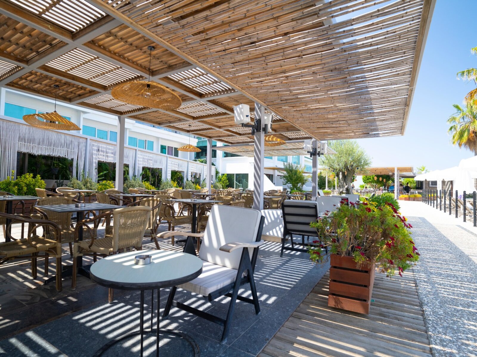 POOL BAR