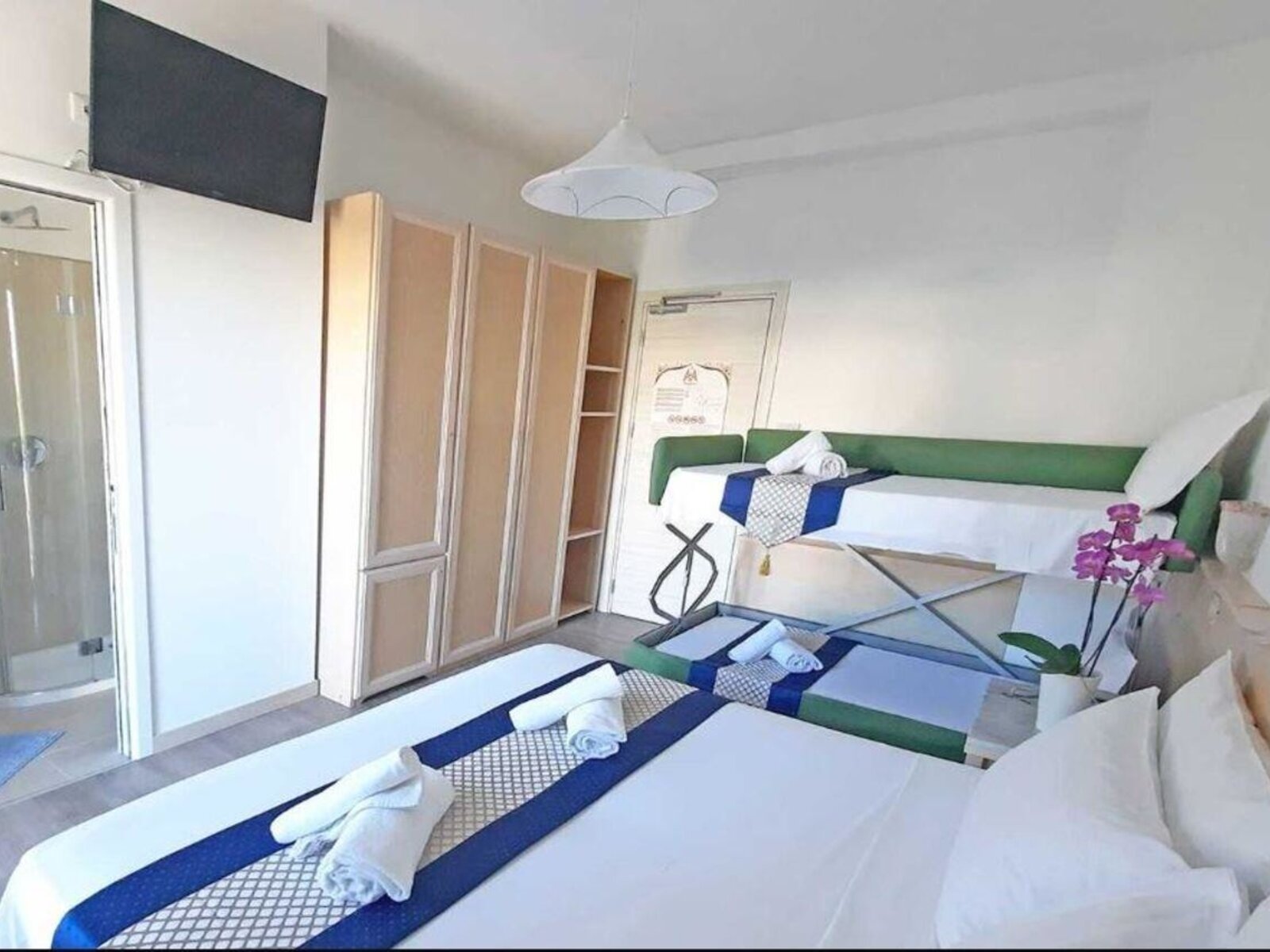 Wohnbeispiel QUADRUPLE ROOM