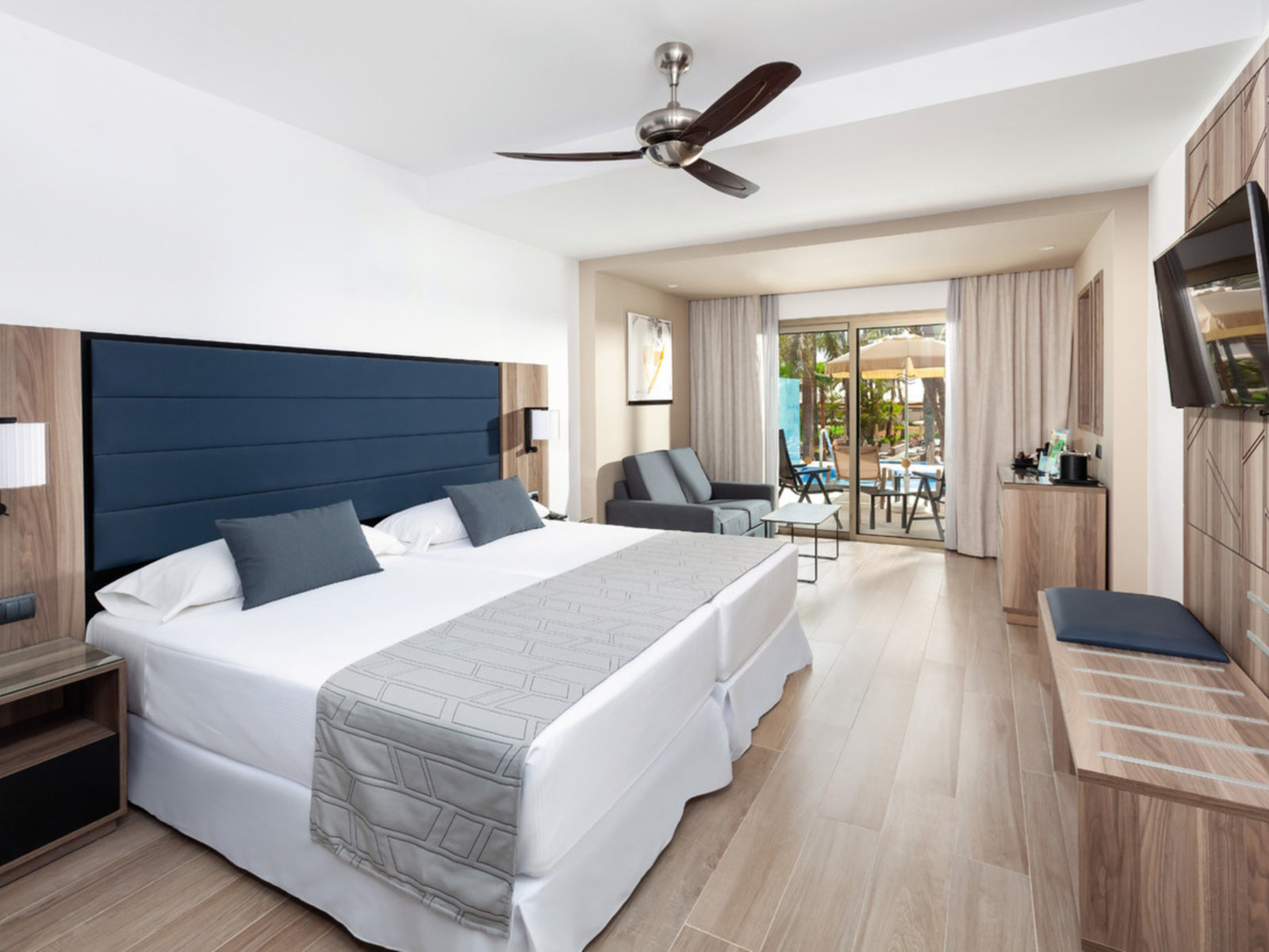 Wohnbeispiel Double Room Swim-Up Adults Only