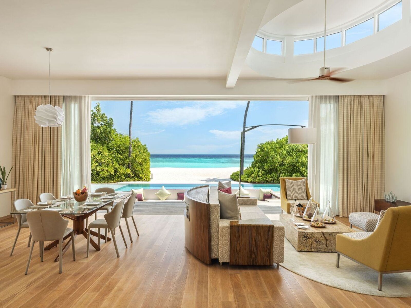 Wohnbeispiel Two Bedroom Beach Residence with Pool
