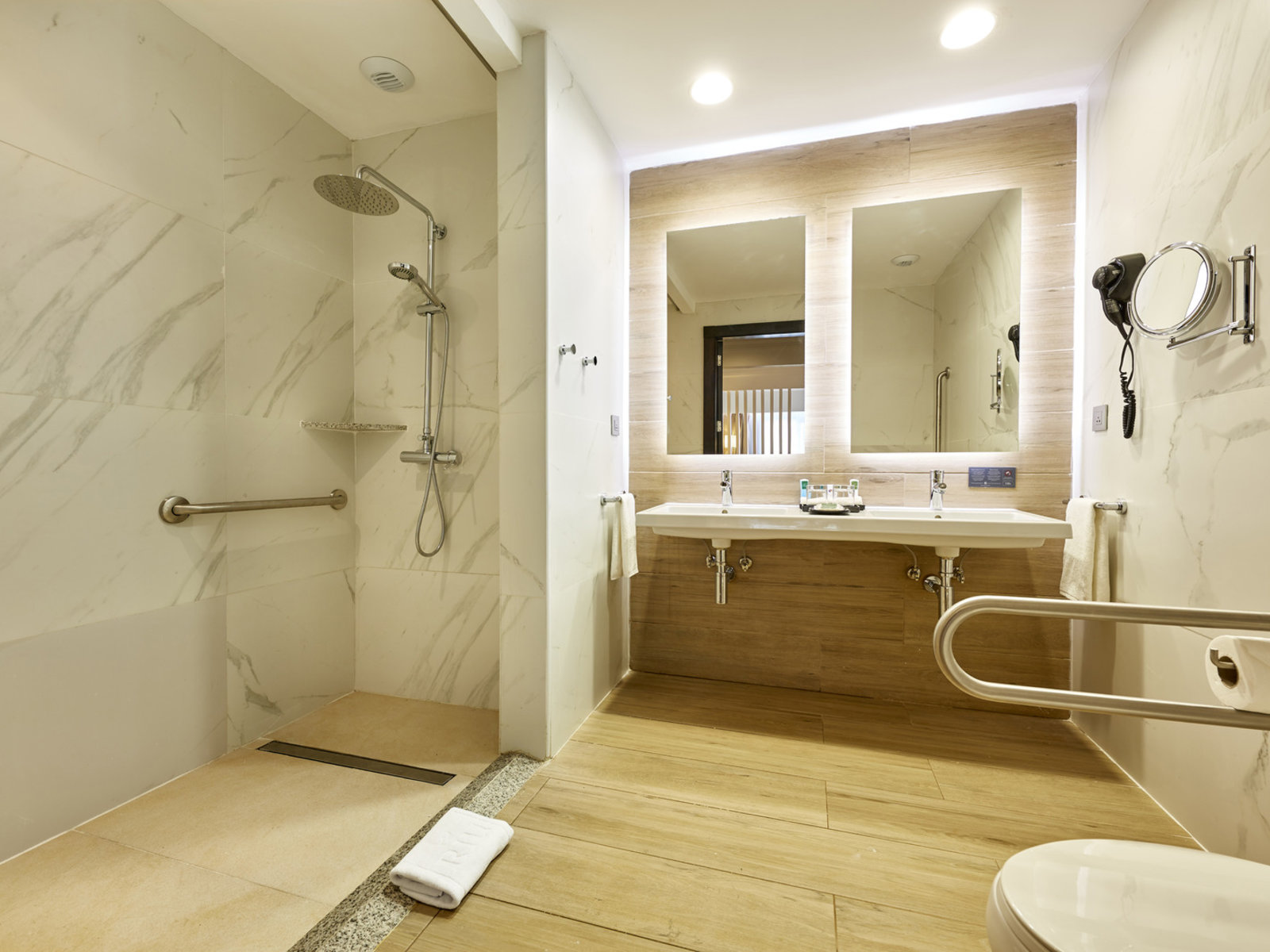 Wohnbeispiel Junior Suite Standard Handicapped