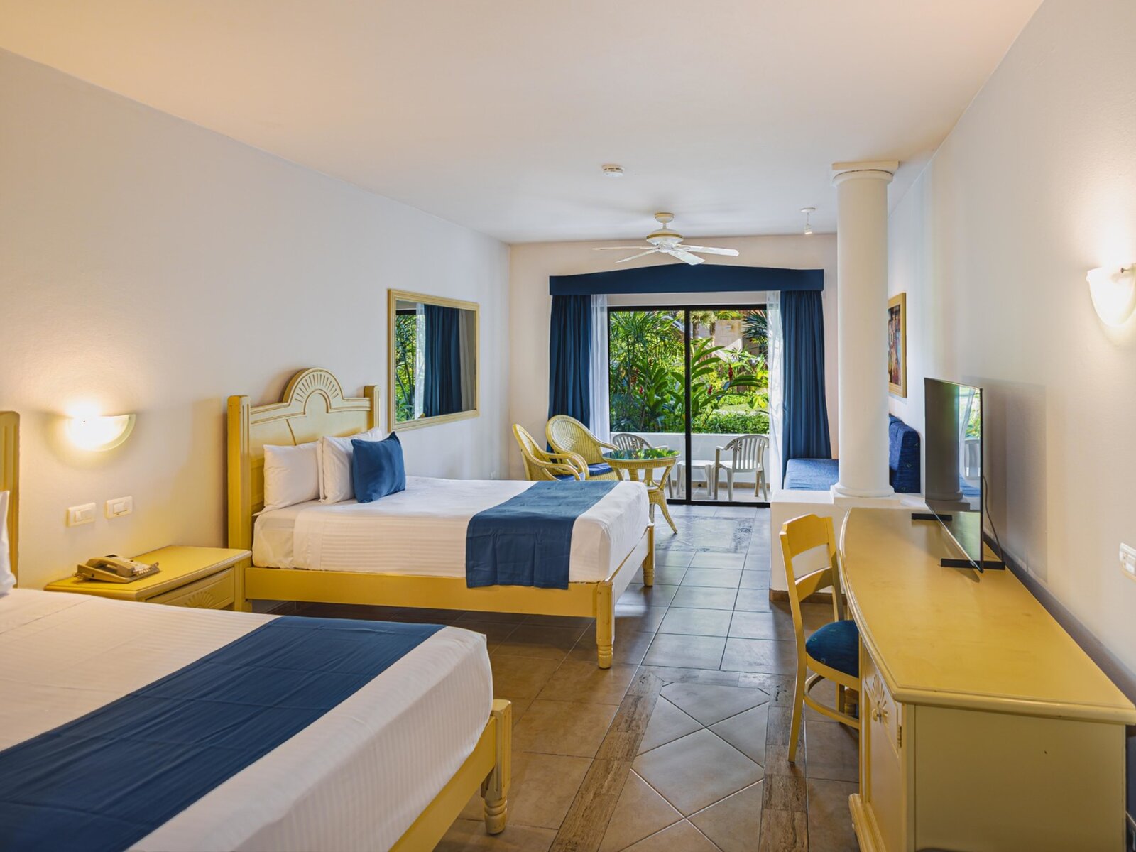 Wohnbeispiel 2 Double Beds Deluxe Junior Suite - JLUXD