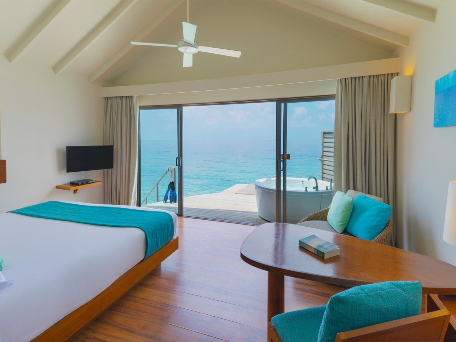 Wohnbeispiel Overwater Villa with Swirl Pool