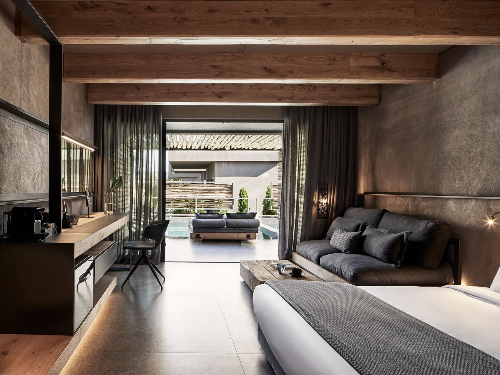 Wohnbeispiel Elegance Open Plan Suite GV with Pool