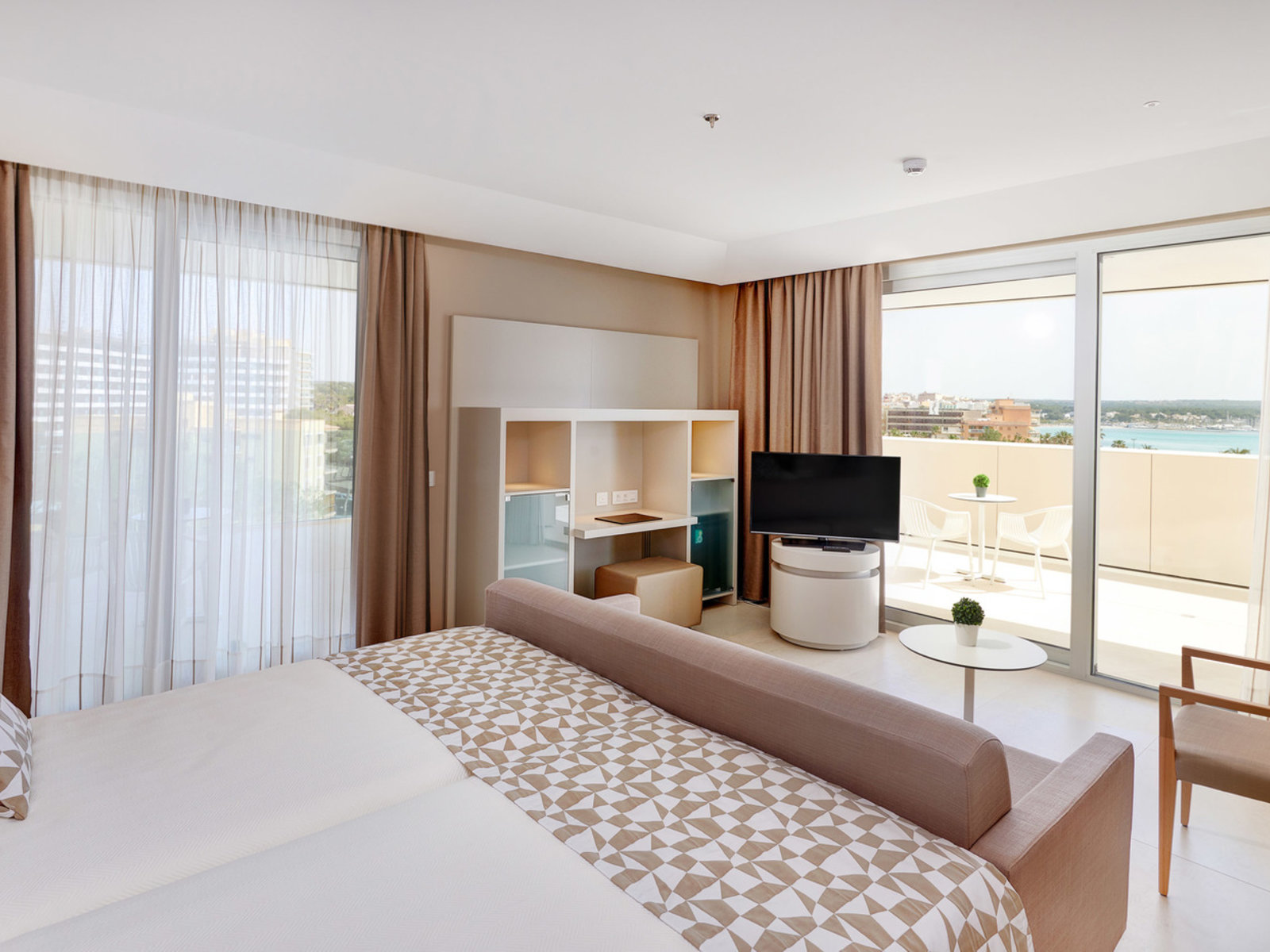 Wohnbeispiel Junior suite Pool view