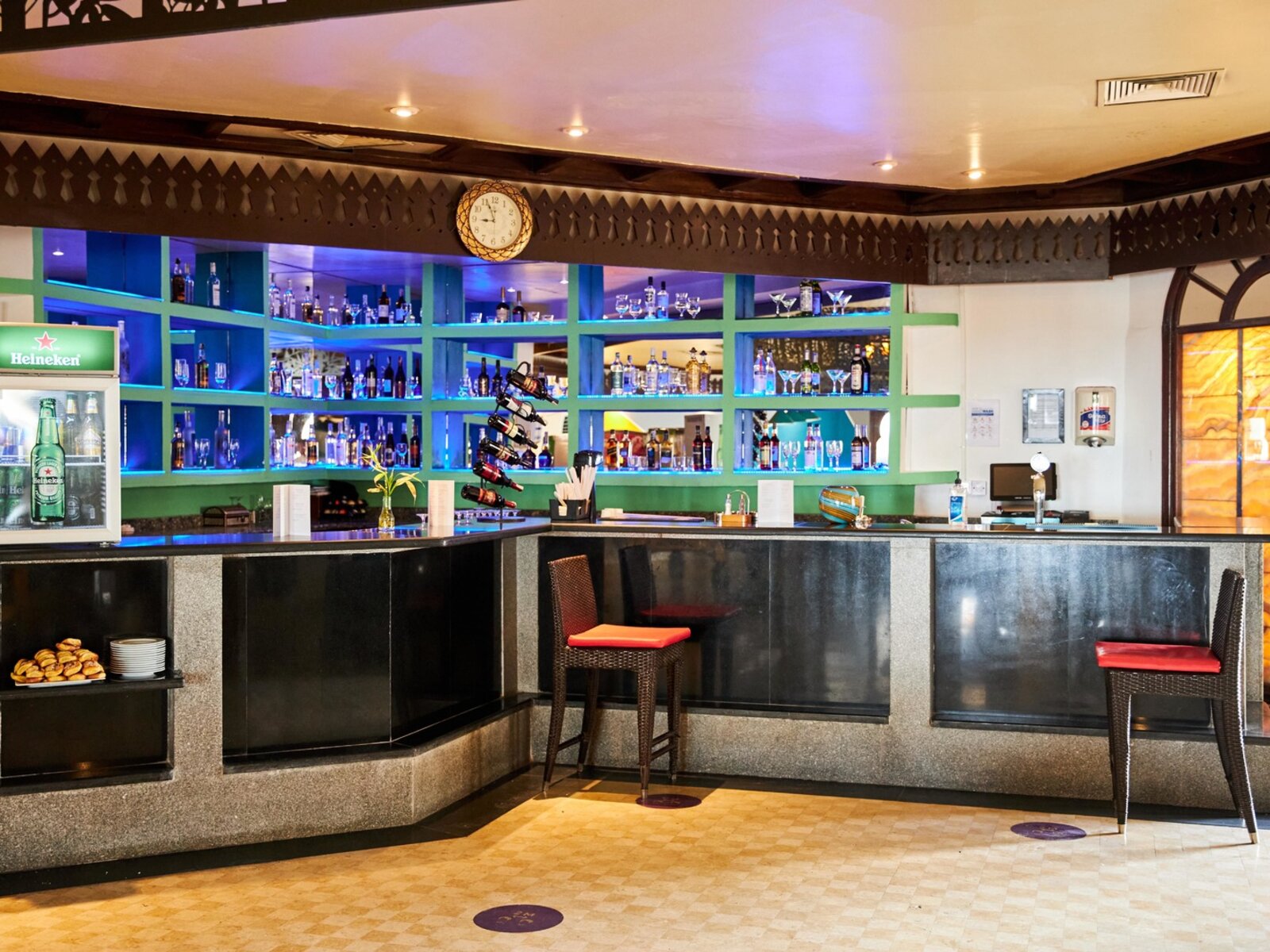 AZUR BAR