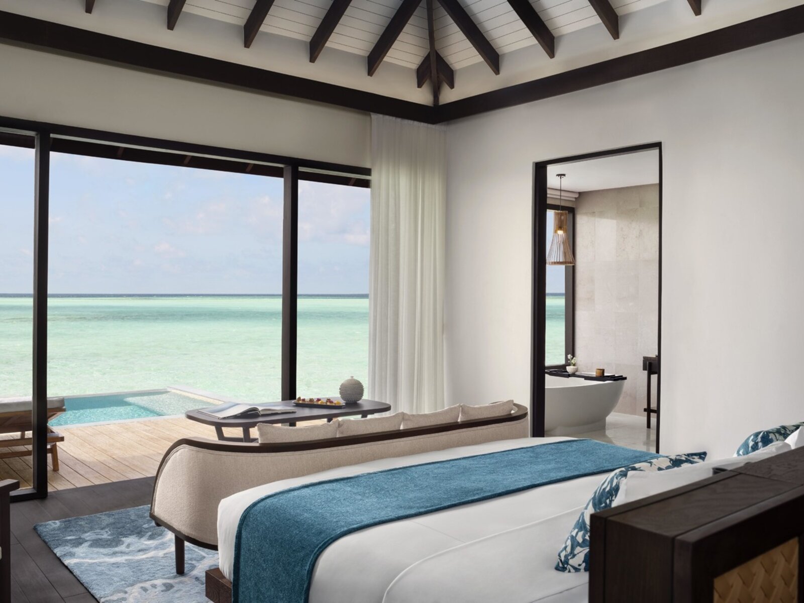 Wohnbeispiel Over Water Pool Villa