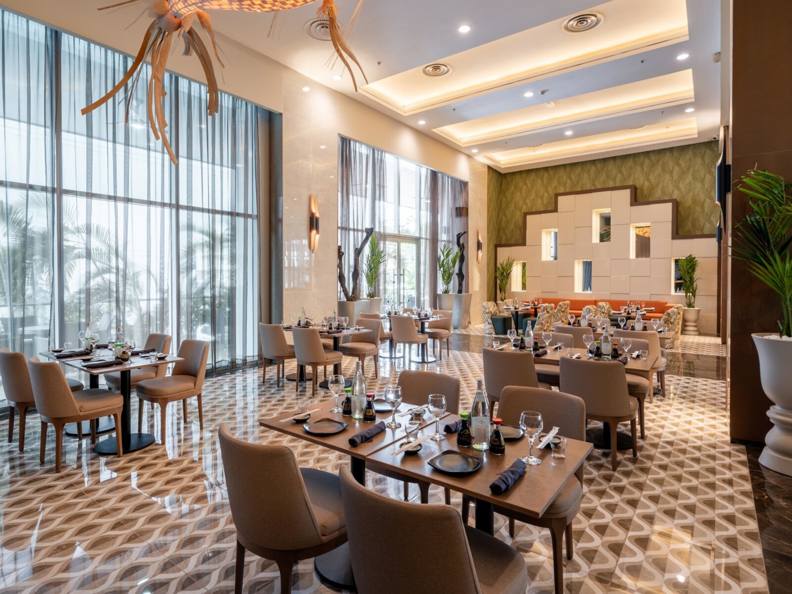 Lobby Bar & Sushi Lounge Studio 50