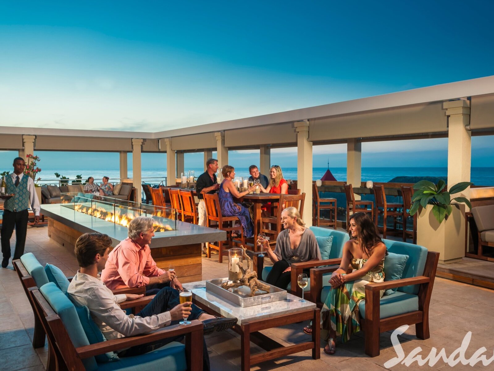 Sundowner Bar