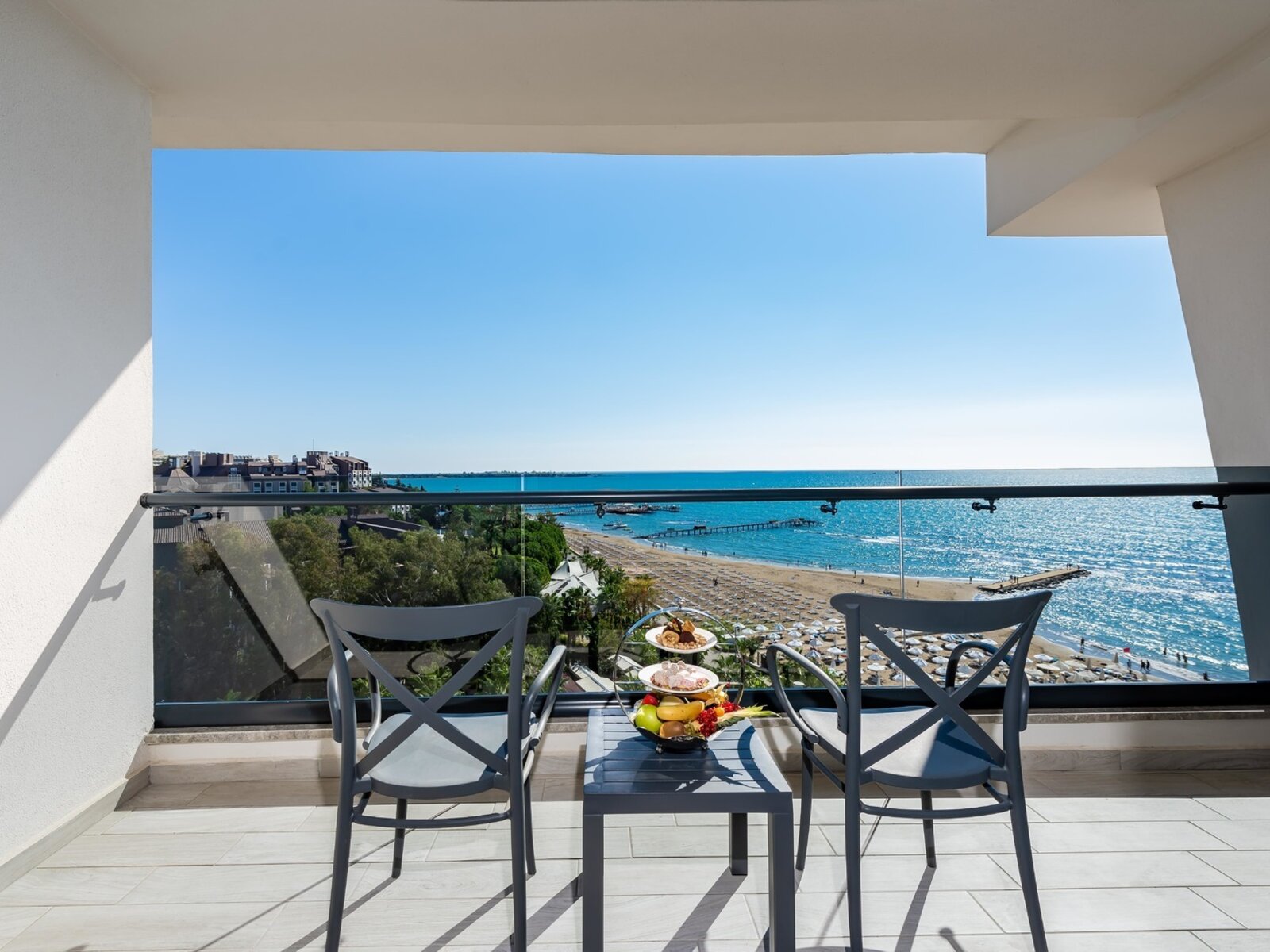 Wohnbeispiel Single with Child Double Standard Sea View Room