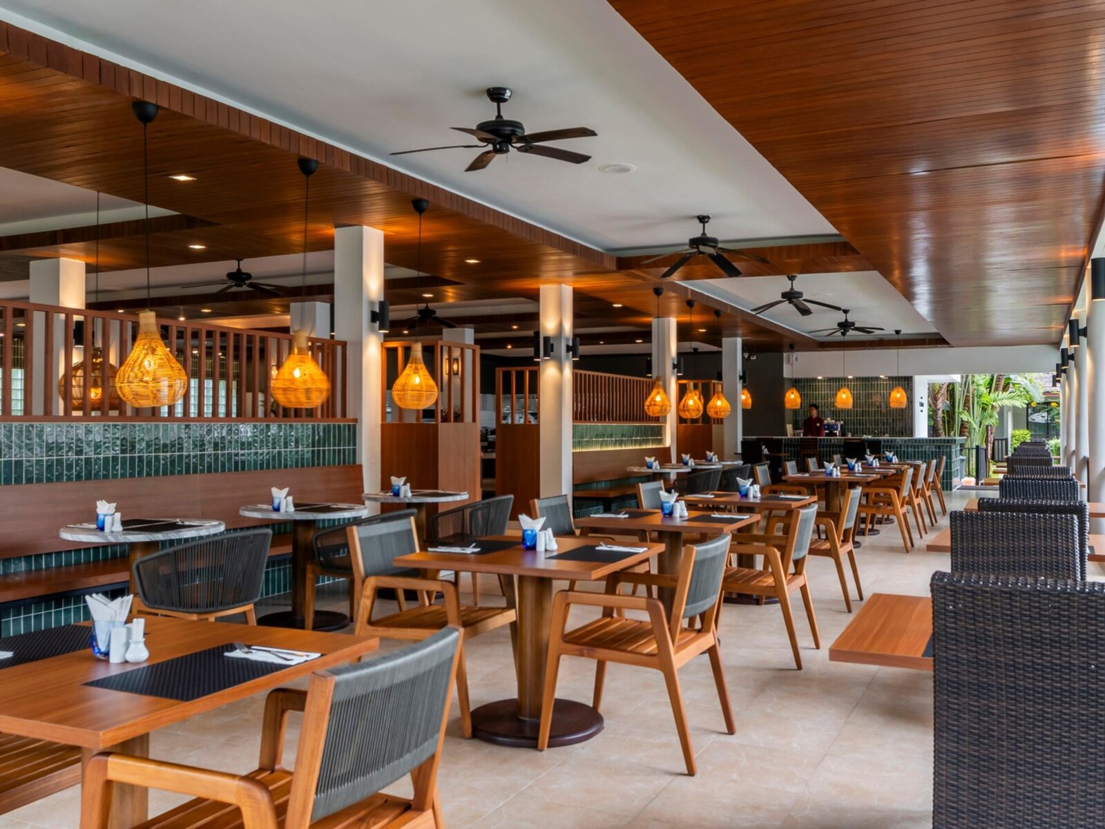 Restaurant by the pool