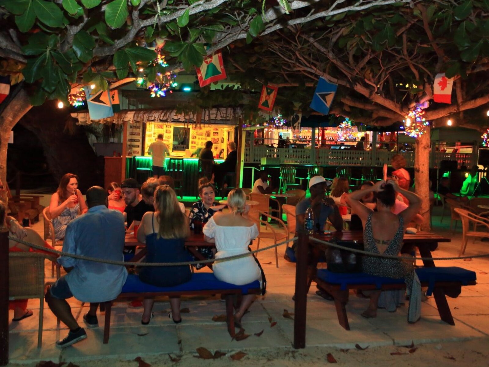 Captain Charlie's Beach Bar