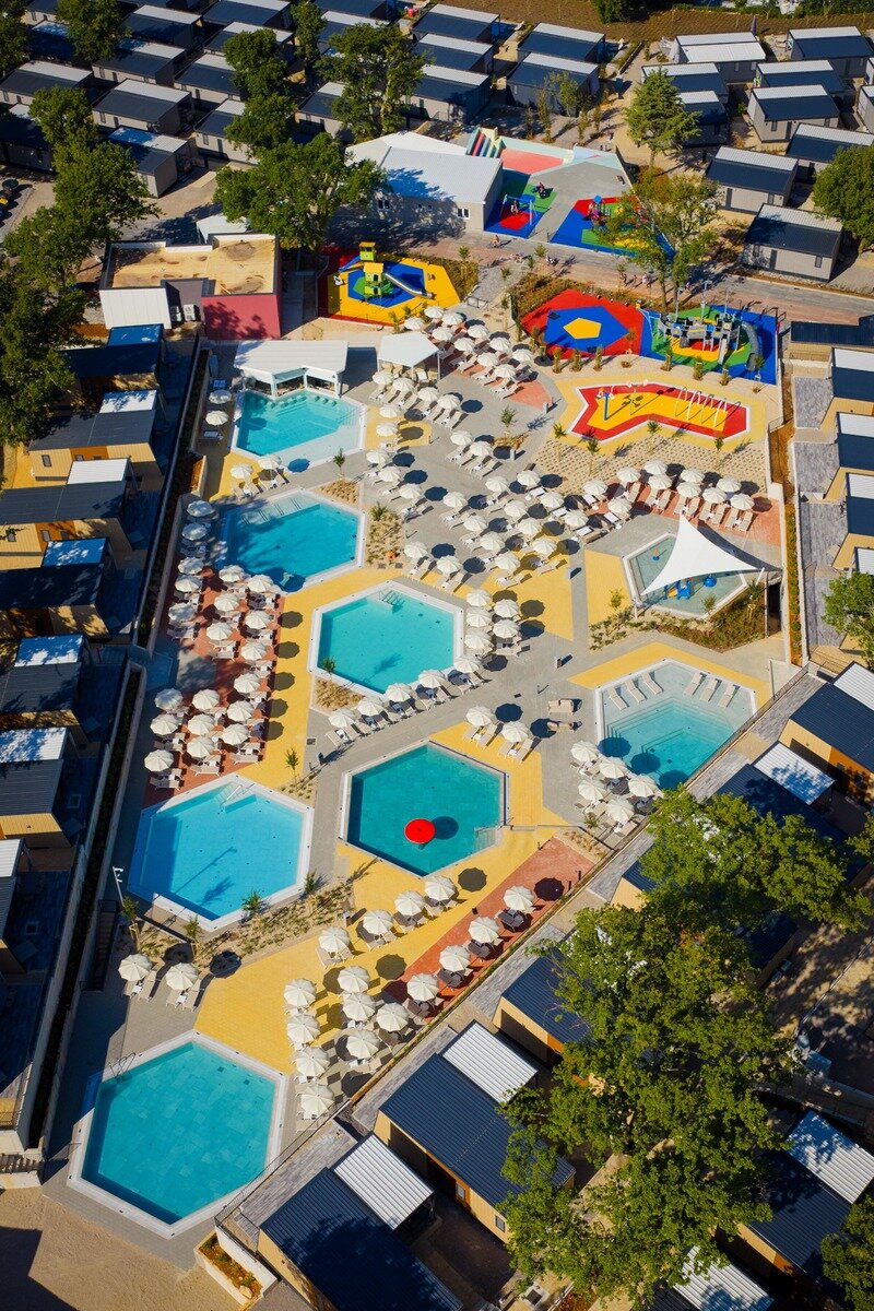 Pool complex