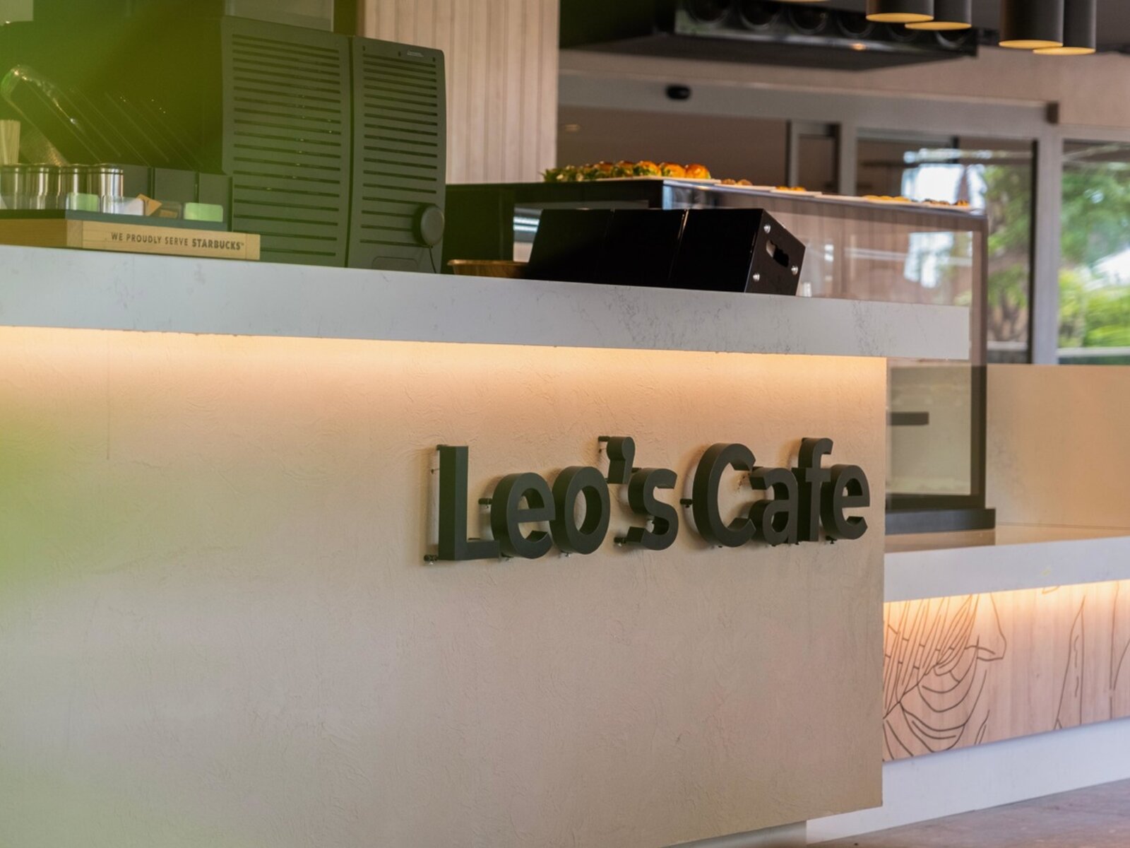 Leo's Cafe - Patisserie
