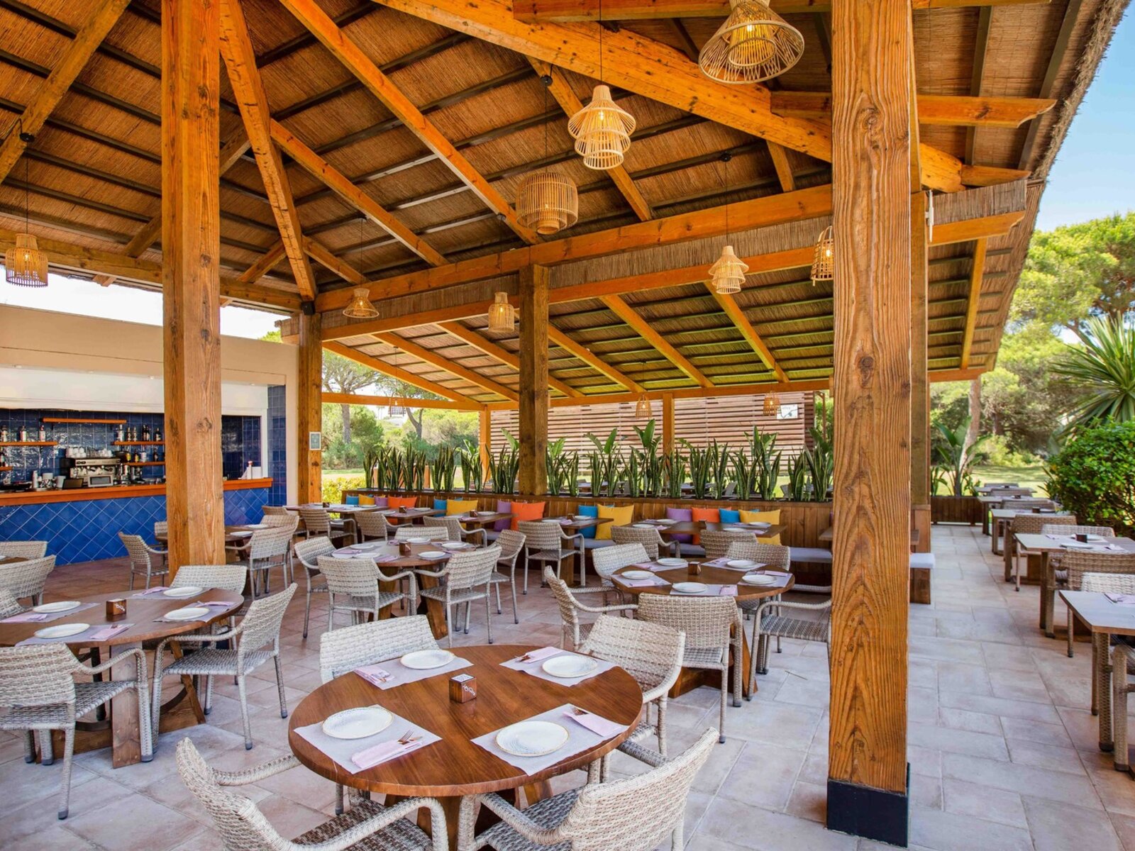 RESTAURANT LEVANTE